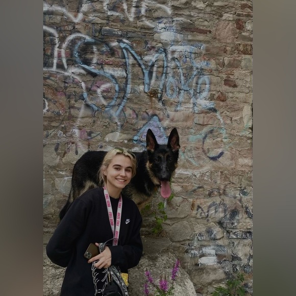 Meet your Posher, Vada - Picture 1 of 1